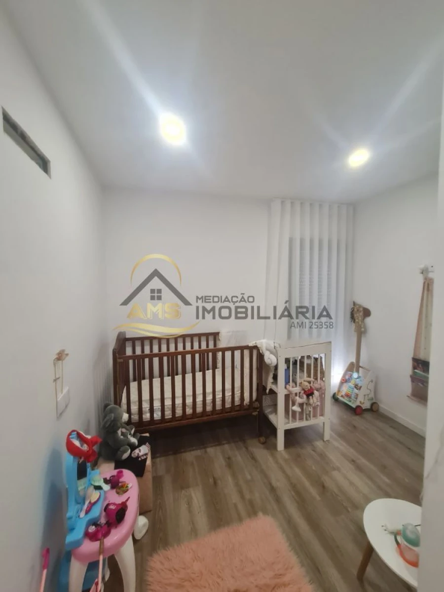 Moradia T3 para Venda em Golães Foto 15