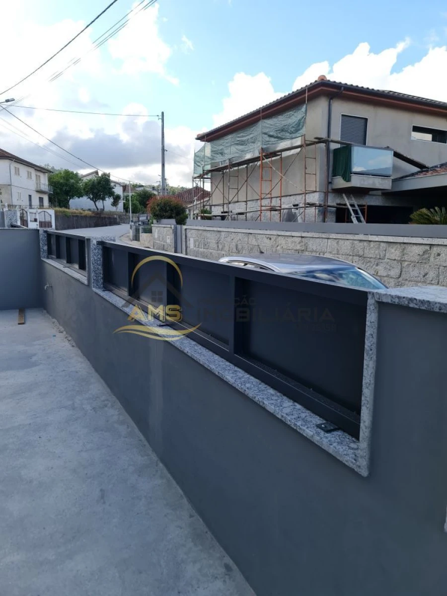 Moradia T3 para Venda em Golães Foto 35