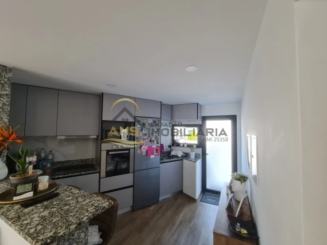Moradia T3 para Venda em Golães Foto 27