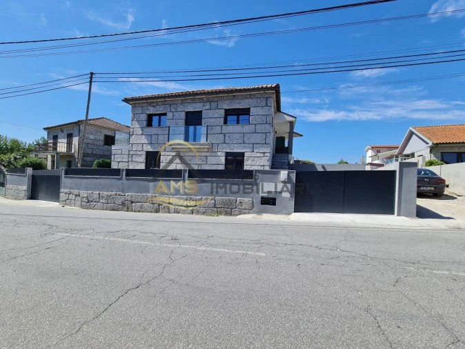 Moradia T3 para Venda em Golães Foto 2