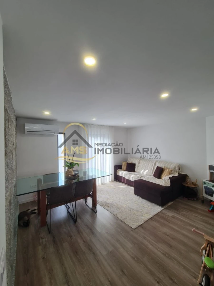 Moradia T3 para Venda em Golães Foto 26