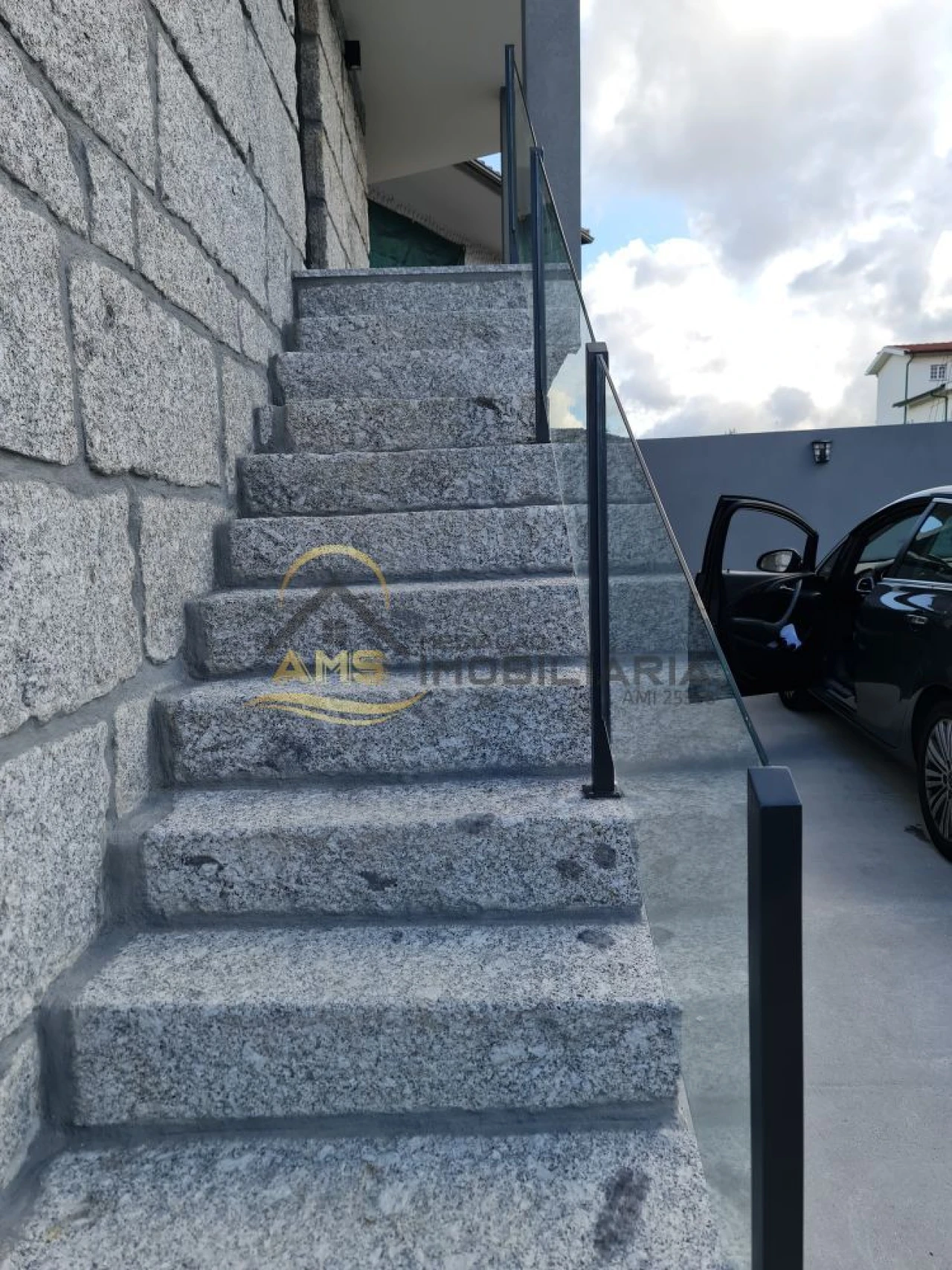 Moradia T3 para Venda em Golães Foto 33