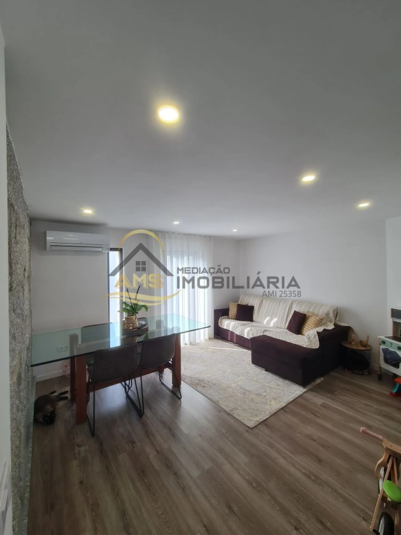 Moradia T3 para Venda em Golães Foto 26