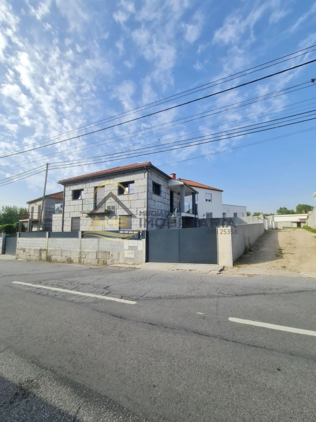 Moradia T3 para Venda em Golães Foto 39