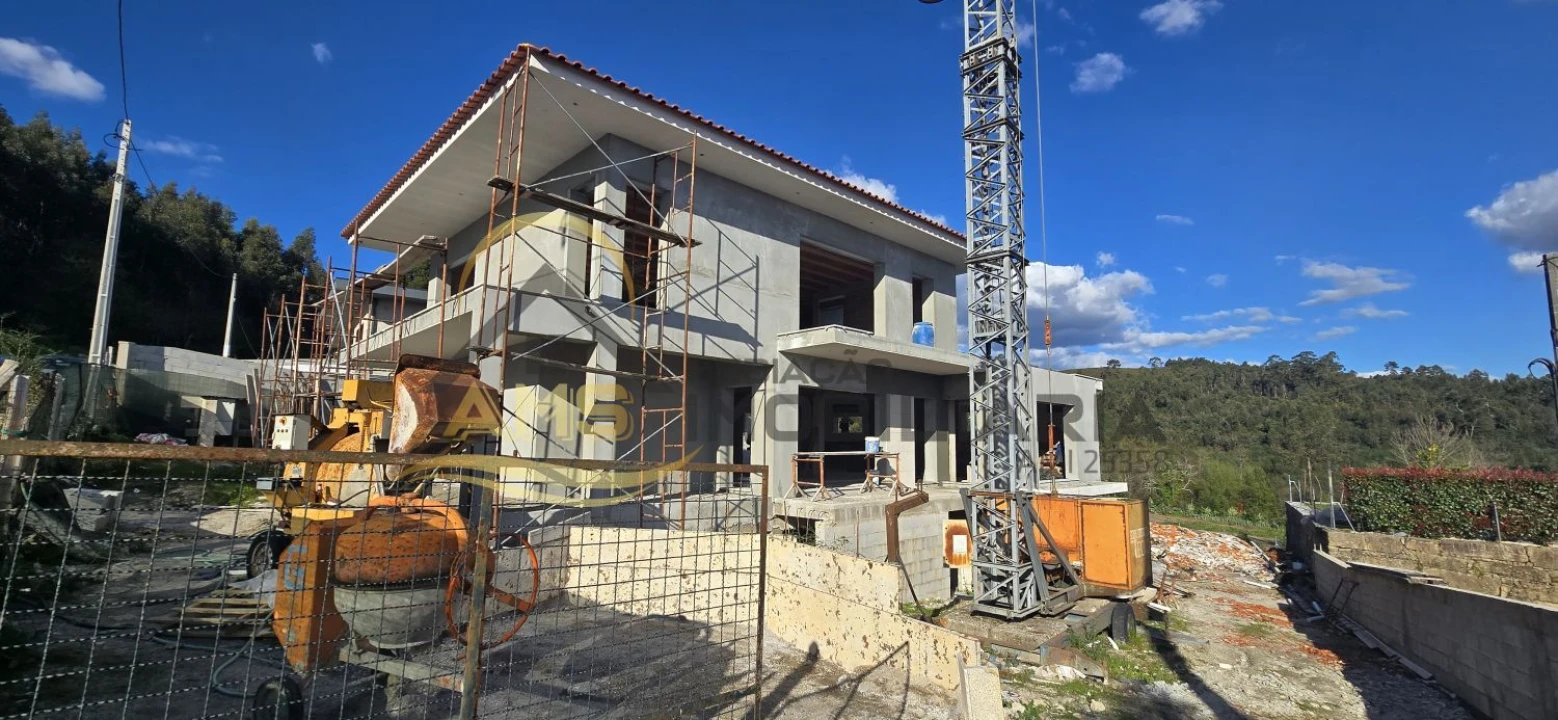 Moradia T4 para Venda em Revelhe Foto 30