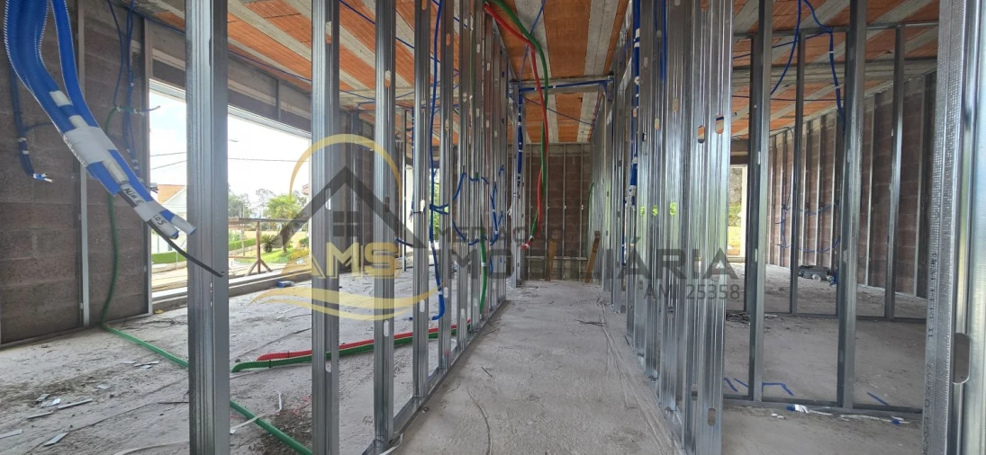 Moradia T4 para Venda em Revelhe Foto 27