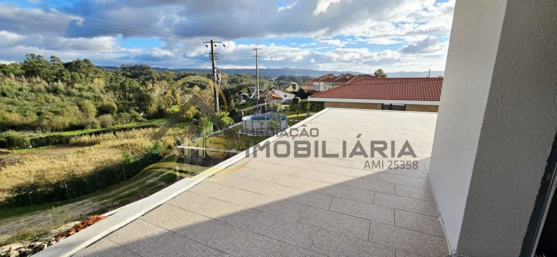 Moradia T4 para Venda em Revelhe Foto 6