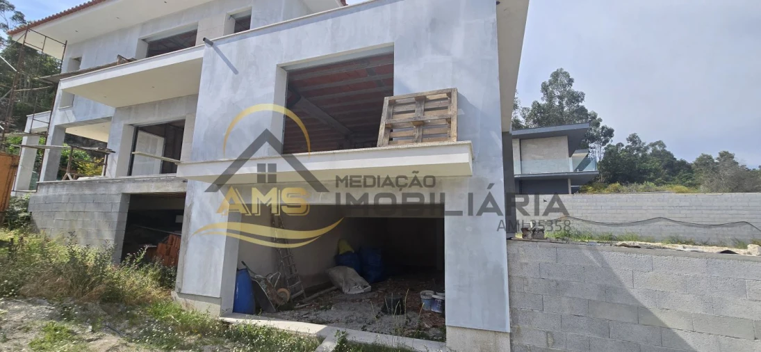 Moradia T4 para Venda em Revelhe Foto 51