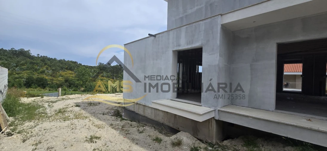 Moradia T4 para Venda em Revelhe Foto 35