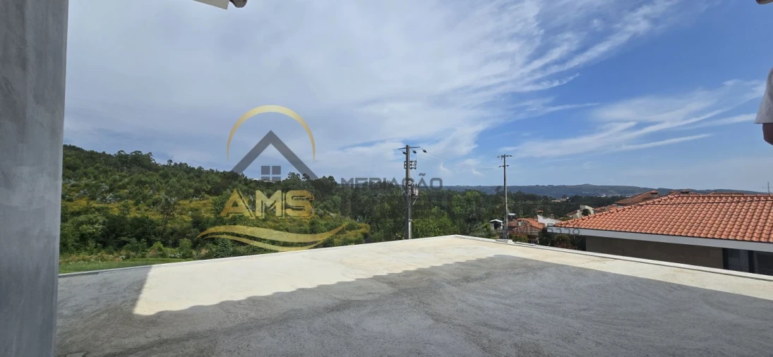 Moradia T4 para Venda em Revelhe Foto 32