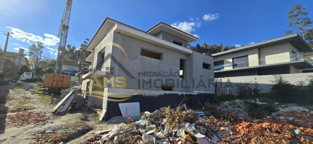 Moradia T4 para Venda em Revelhe Foto 16