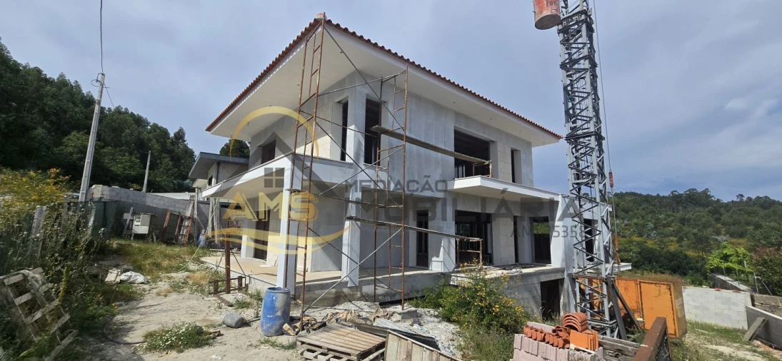 Moradia T4 para Venda em Revelhe Foto 38