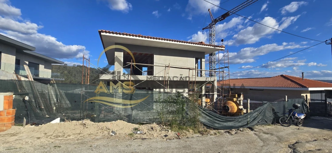 Moradia T4 para Venda em Revelhe Foto 23