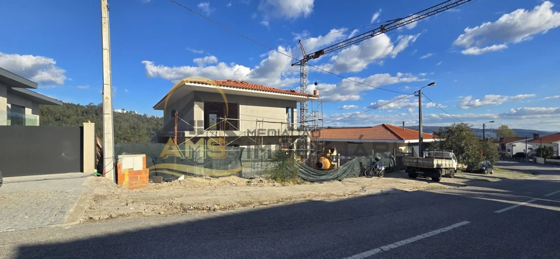 Moradia T4 para Venda em Revelhe Foto 24