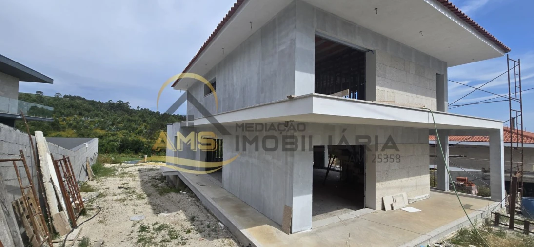 Moradia T4 para Venda em Revelhe Foto 34