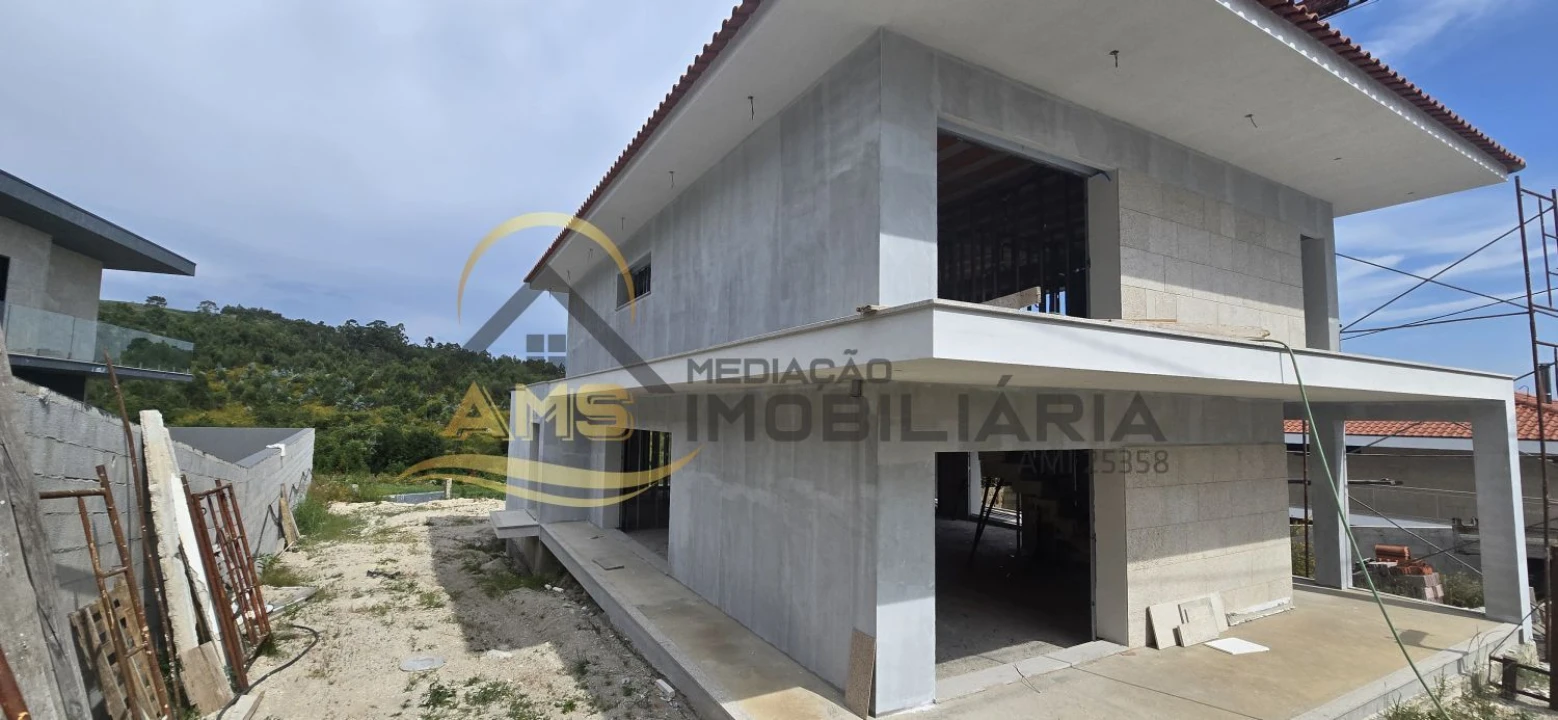 Moradia T4 para Venda em Revelhe Foto 17