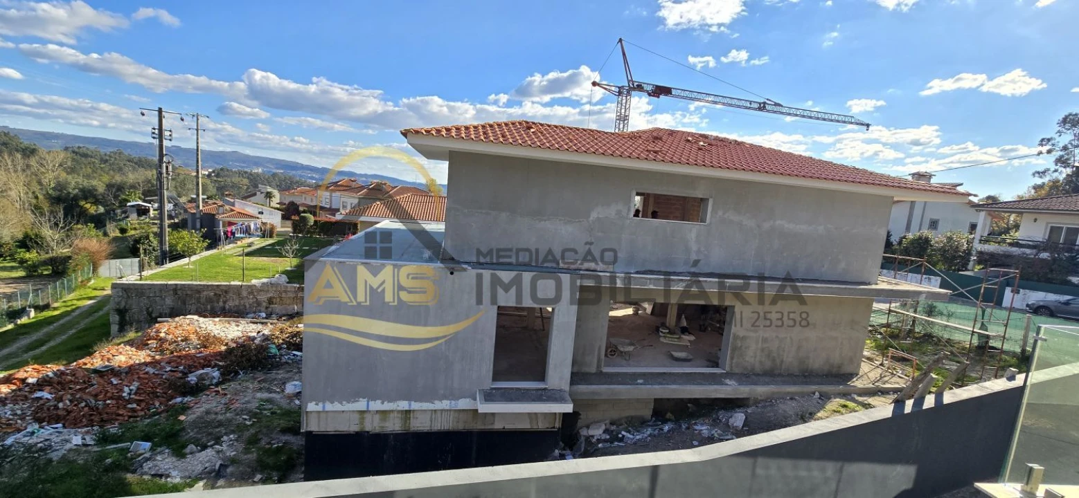 Moradia T4 para Venda em Revelhe Foto 22