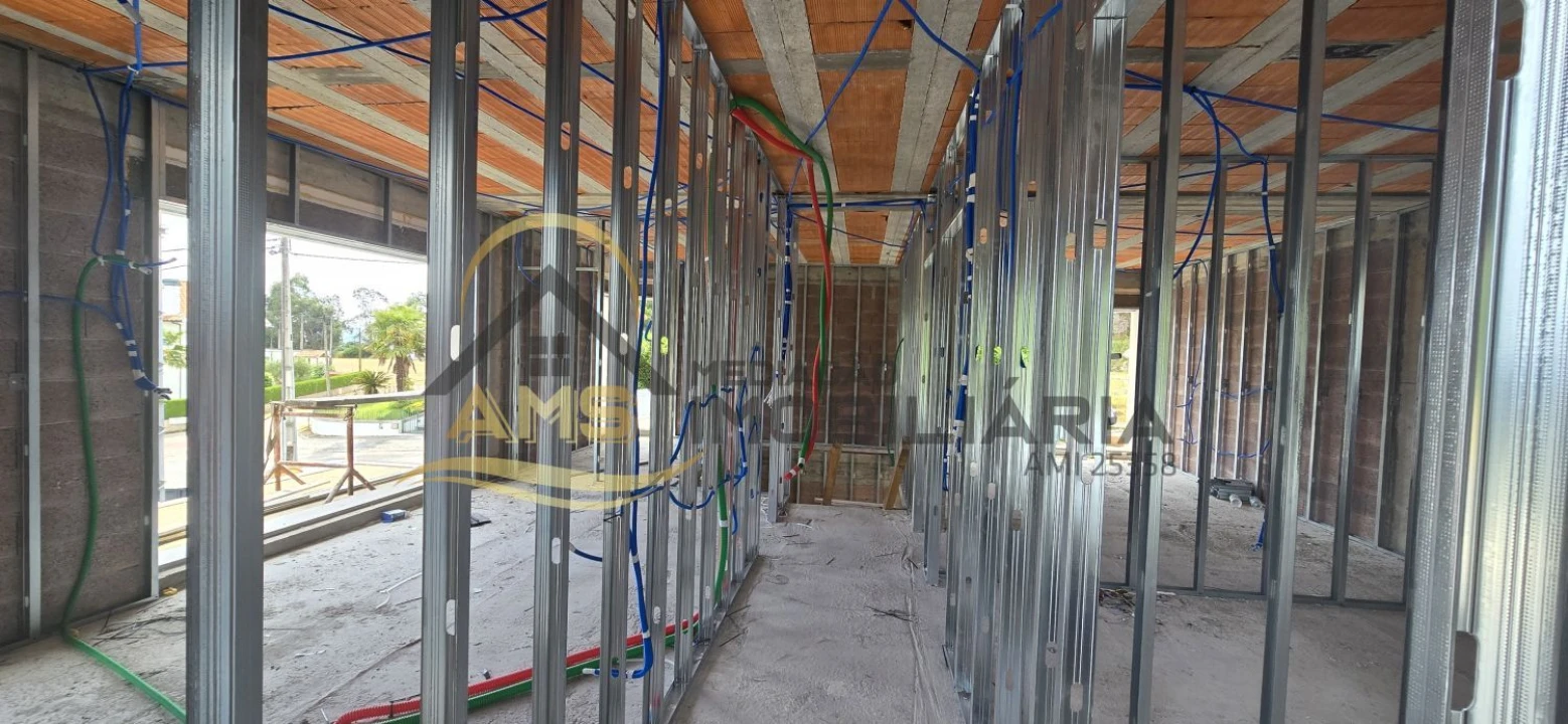 Moradia T4 para Venda em Revelhe Foto 37