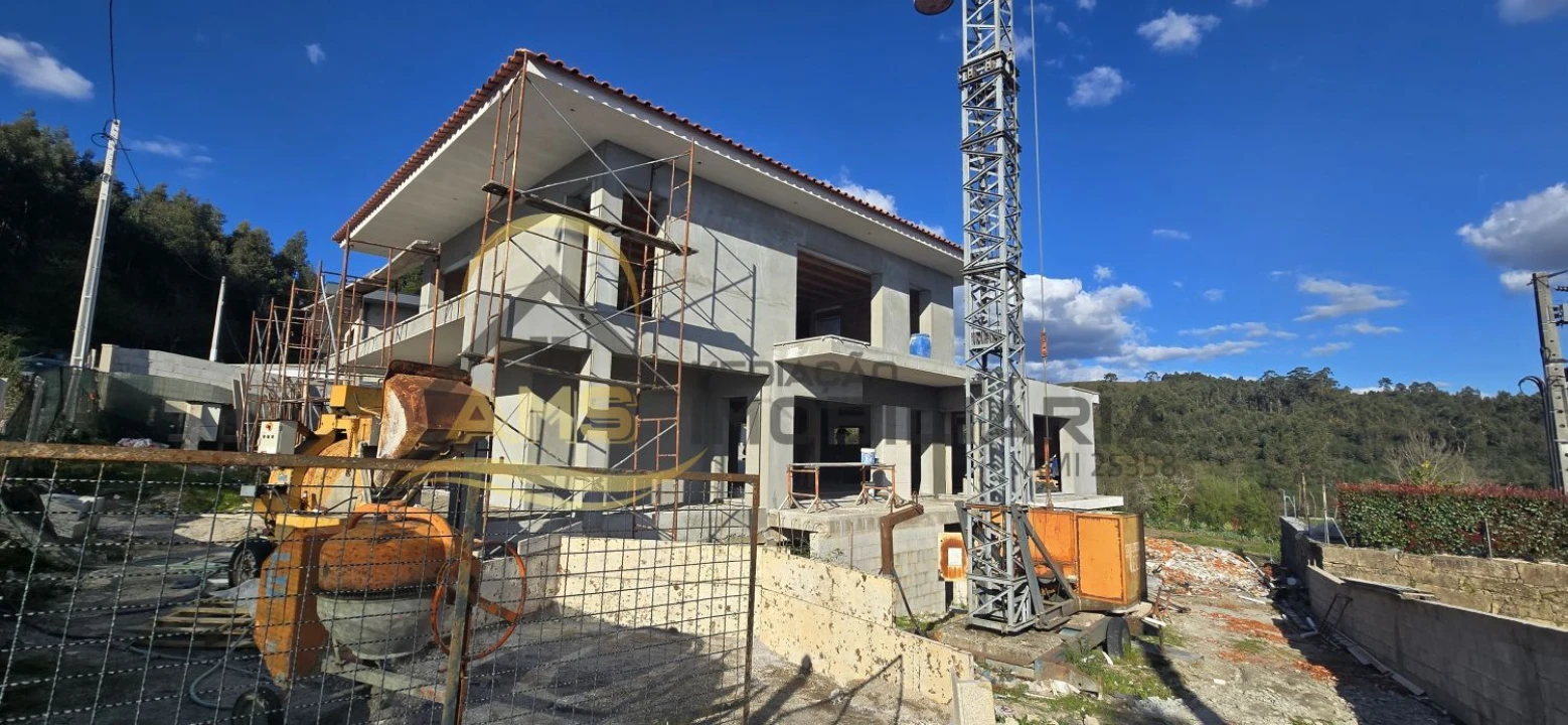 Moradia T4 para Venda em Revelhe Foto 31