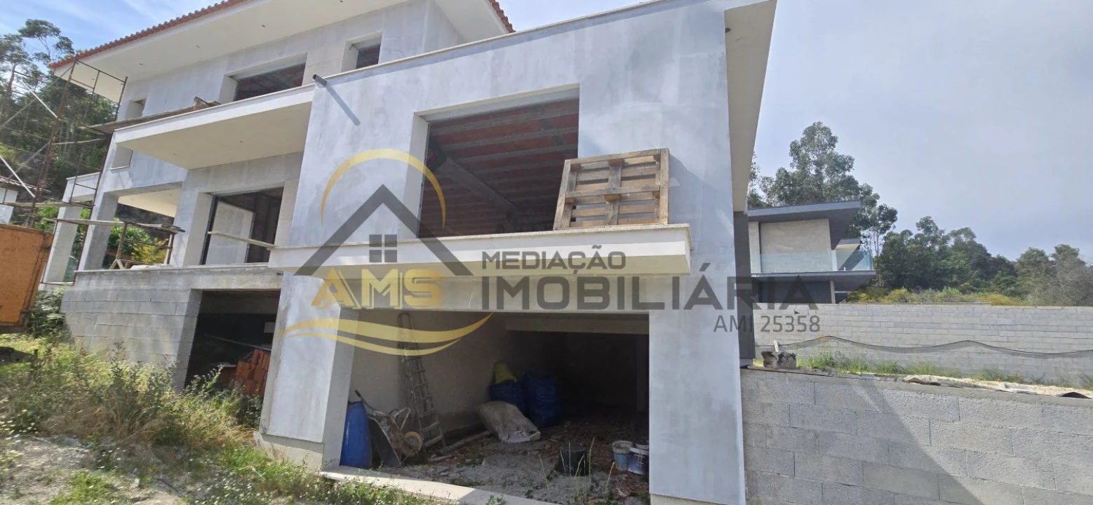 Moradia T4 para Venda em Revelhe Foto 7