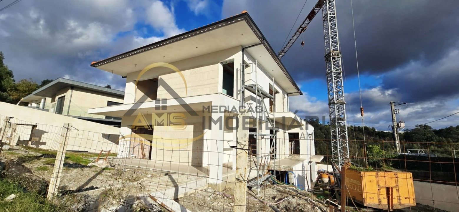 Moradia T4 para Venda em Revelhe Foto 63