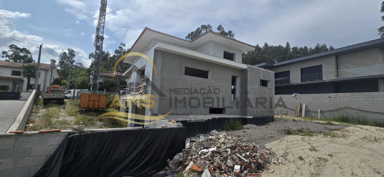 Moradia T4 para Venda em Revelhe Foto 50