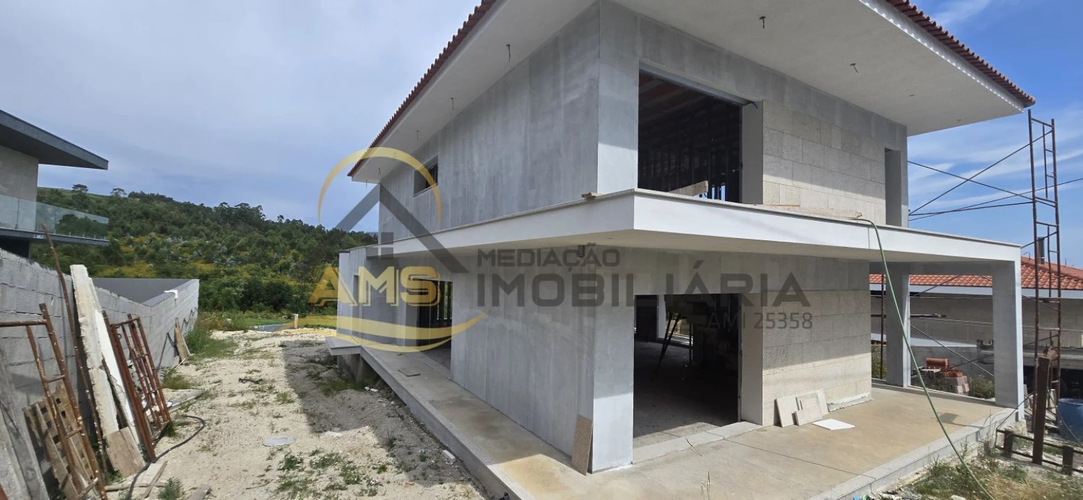 Moradia T4 para Venda em Revelhe Foto 43