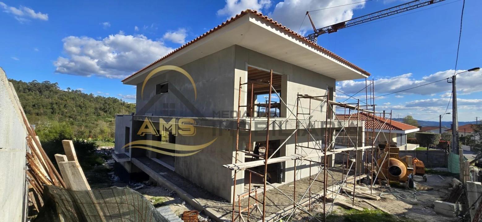 Moradia T4 para Venda em Revelhe Foto 21