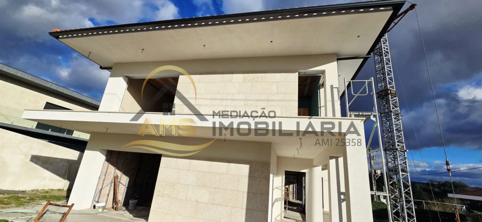 Moradia T4 para Venda em Revelhe Foto 61