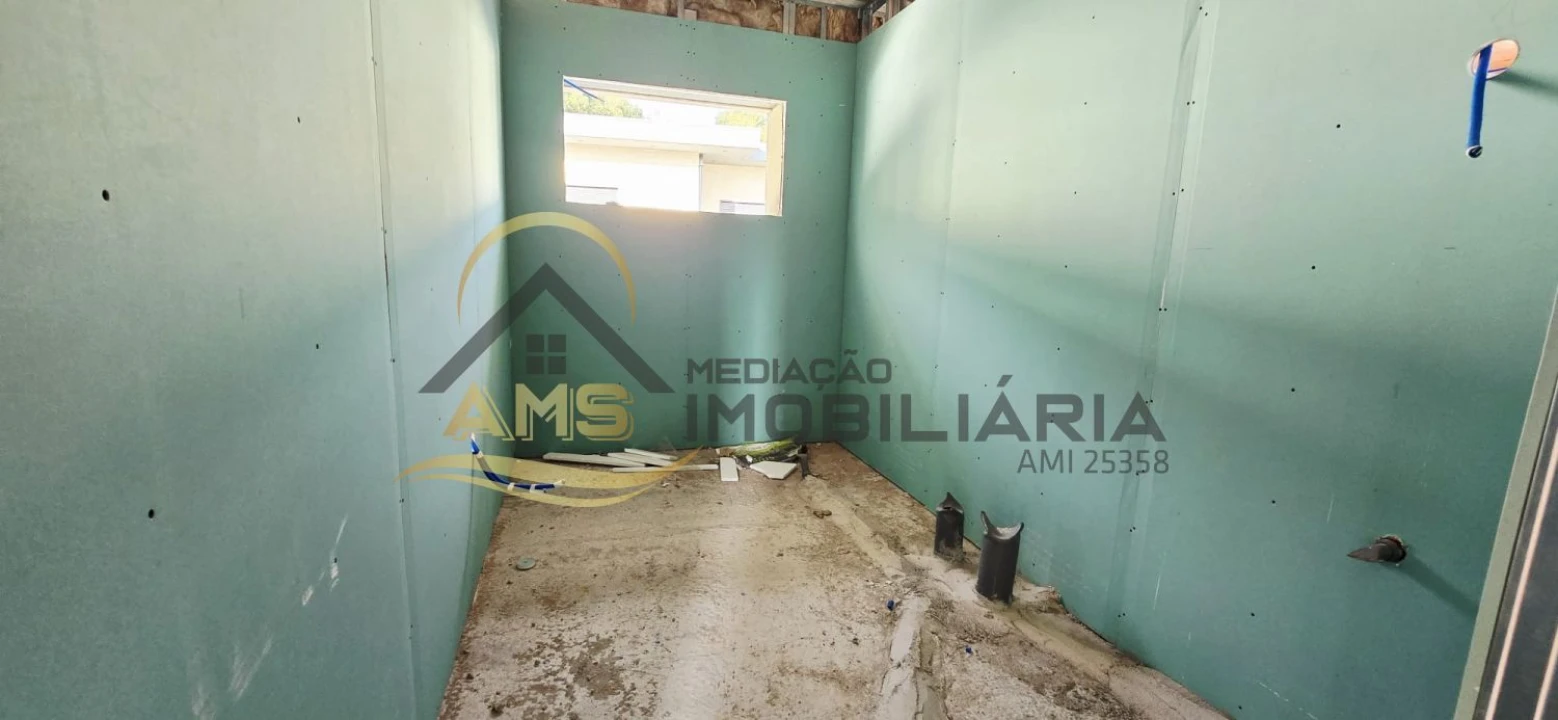 Moradia T4 para Venda em Revelhe Foto 8