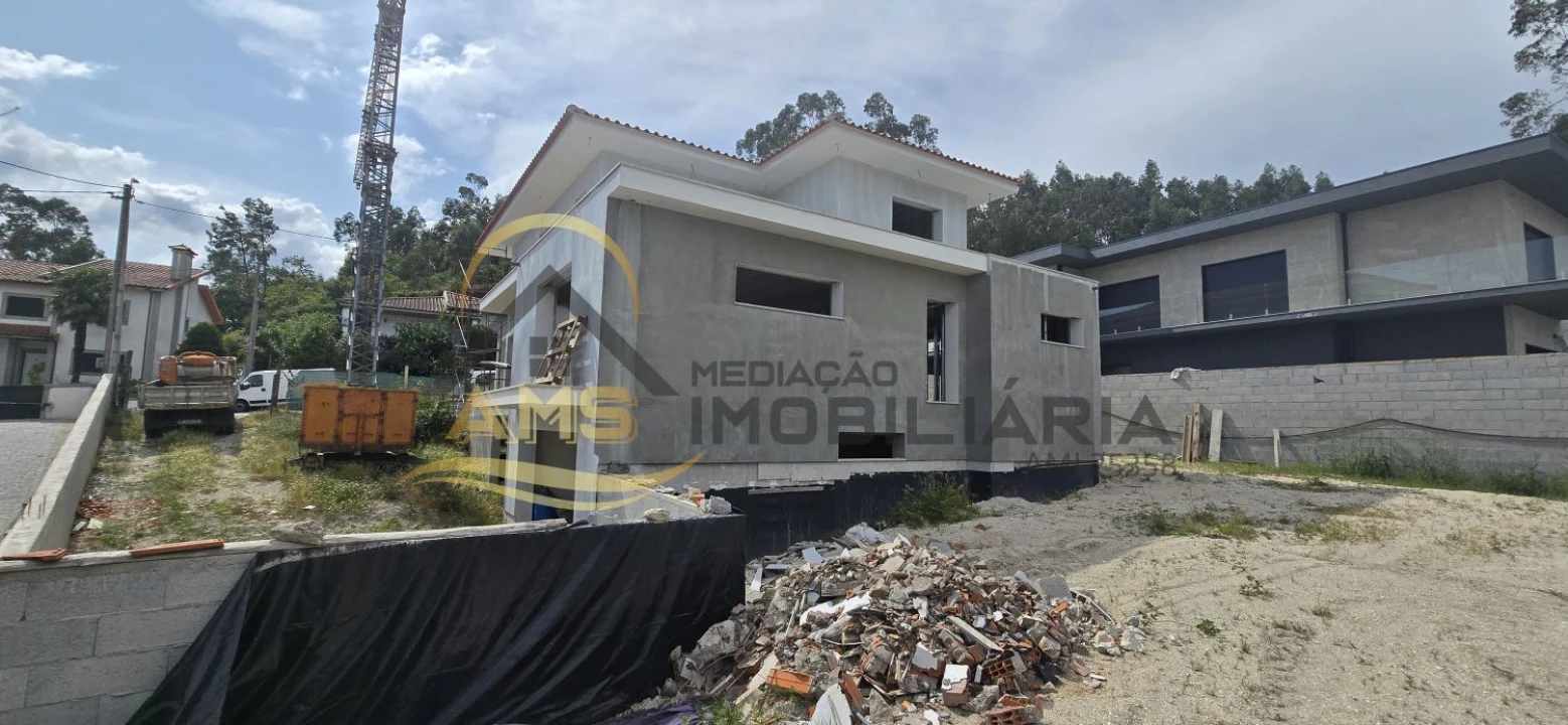 Moradia T4 para Venda em Revelhe Foto 14