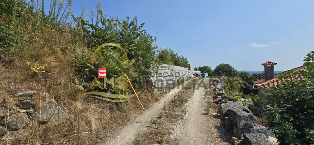 Moradia T2 para Venda em Golães Foto 4