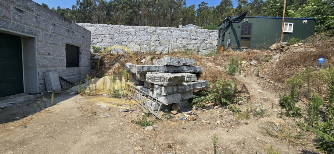 Moradia T2 para Venda em Golães Foto 21