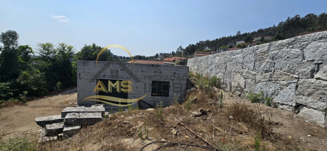 Moradia T2 para Venda em Golães Foto 24