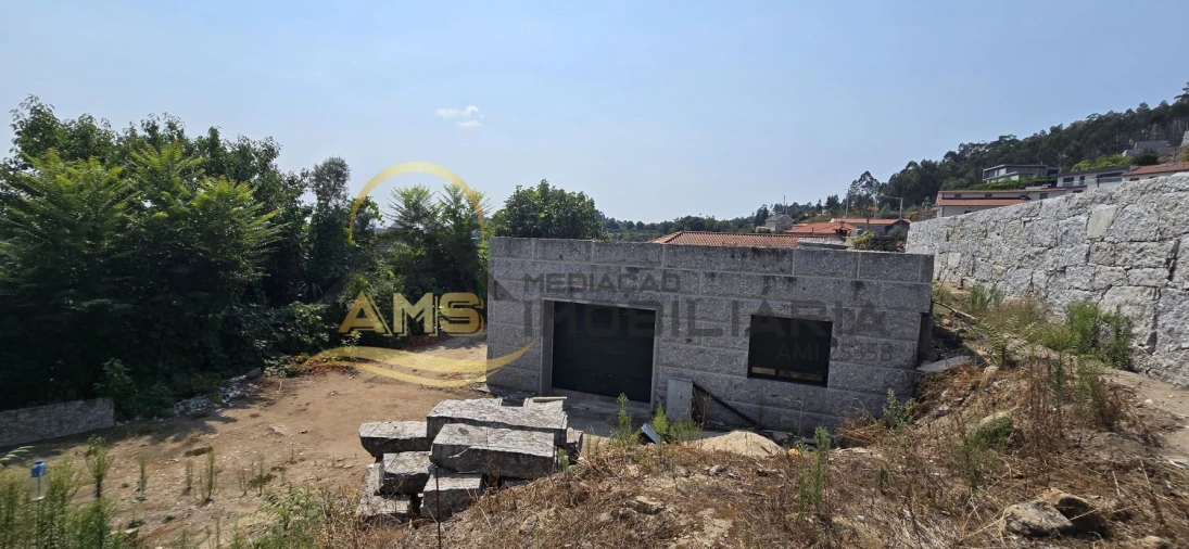 Moradia T2 para Venda em Golães Foto 25