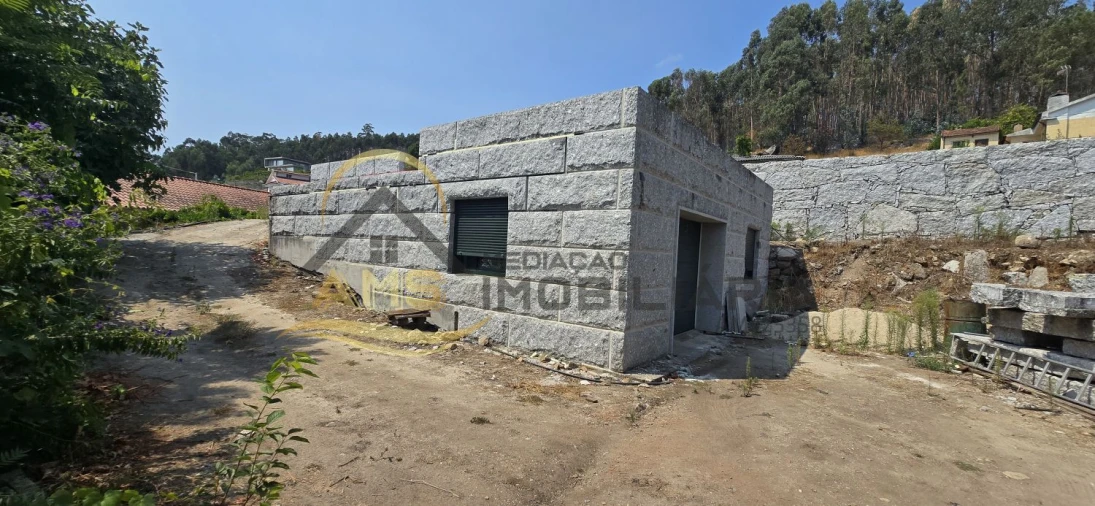 Moradia T2 para Venda em Golães Foto 9