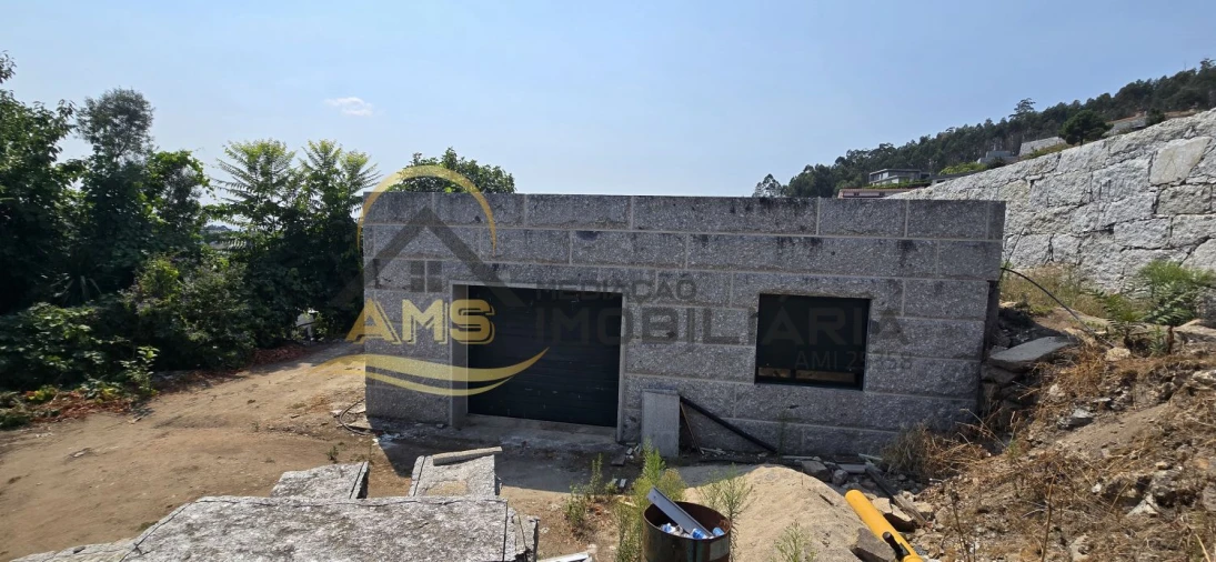 Moradia T2 para Venda em Golães Foto 23