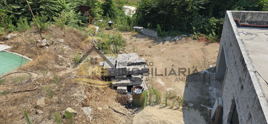 Moradia T2 para Venda em Golães Foto 40