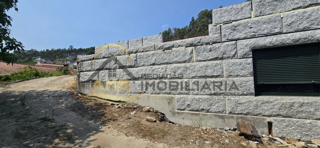 Moradia T2 para Venda em Golães Foto 7