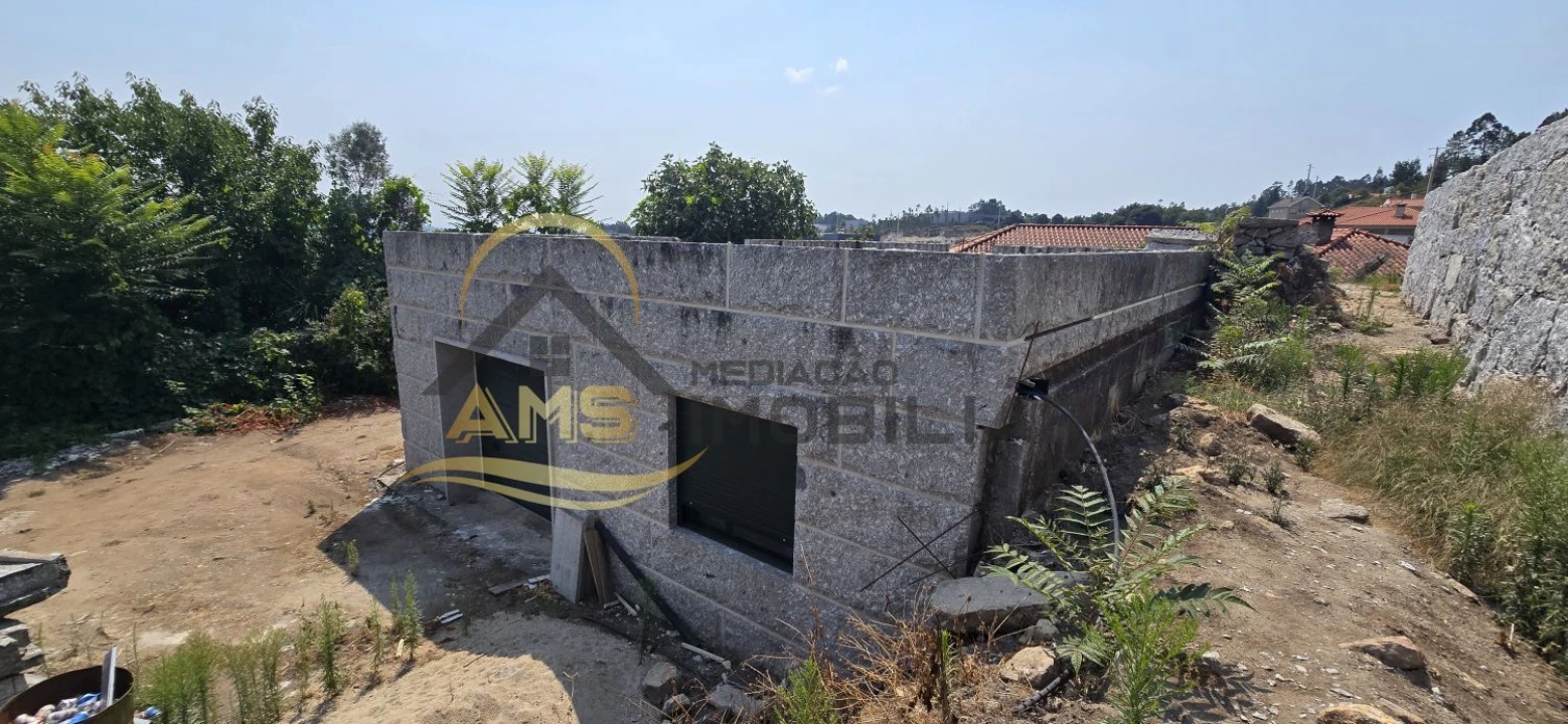 Moradia T2 para Venda em Golães Foto 35