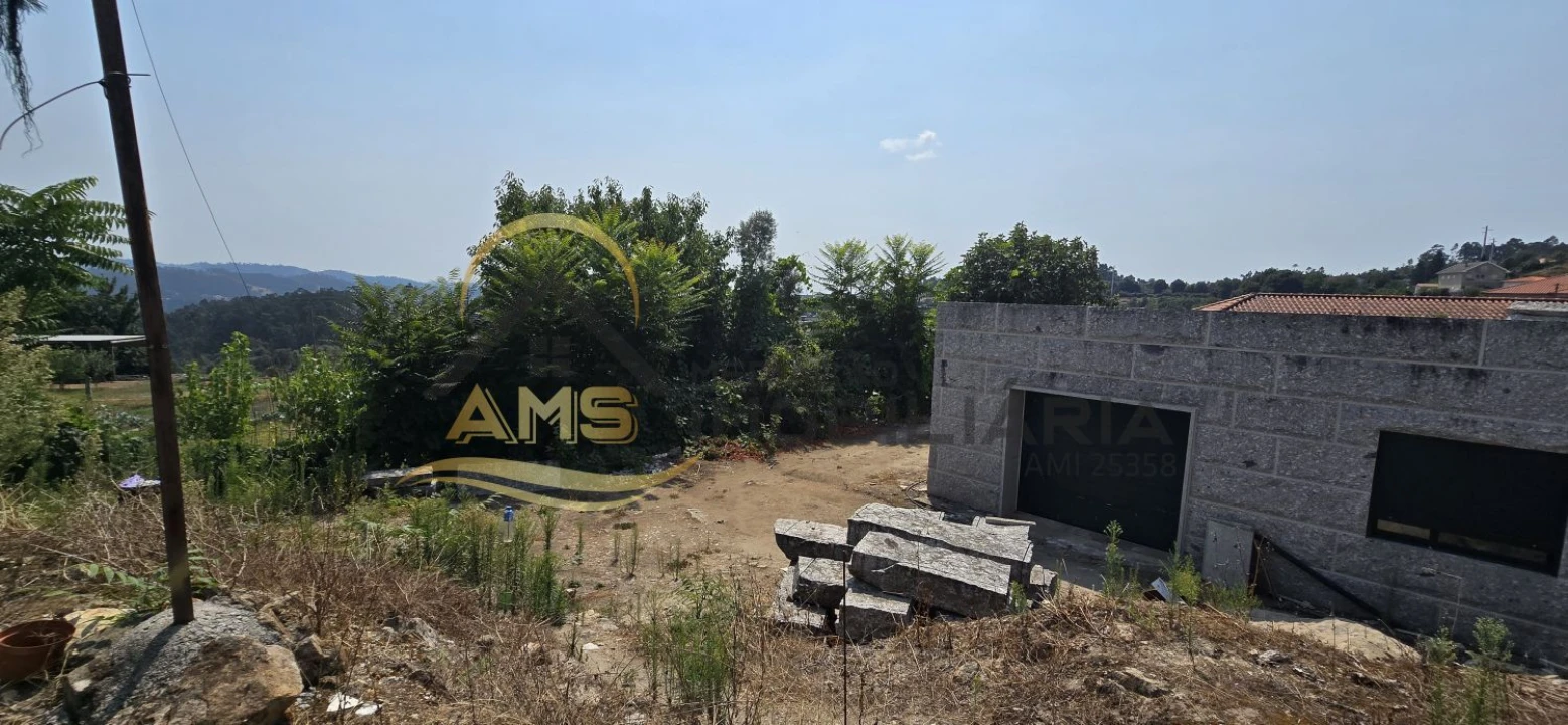 Moradia T2 para Venda em Golães Foto 33