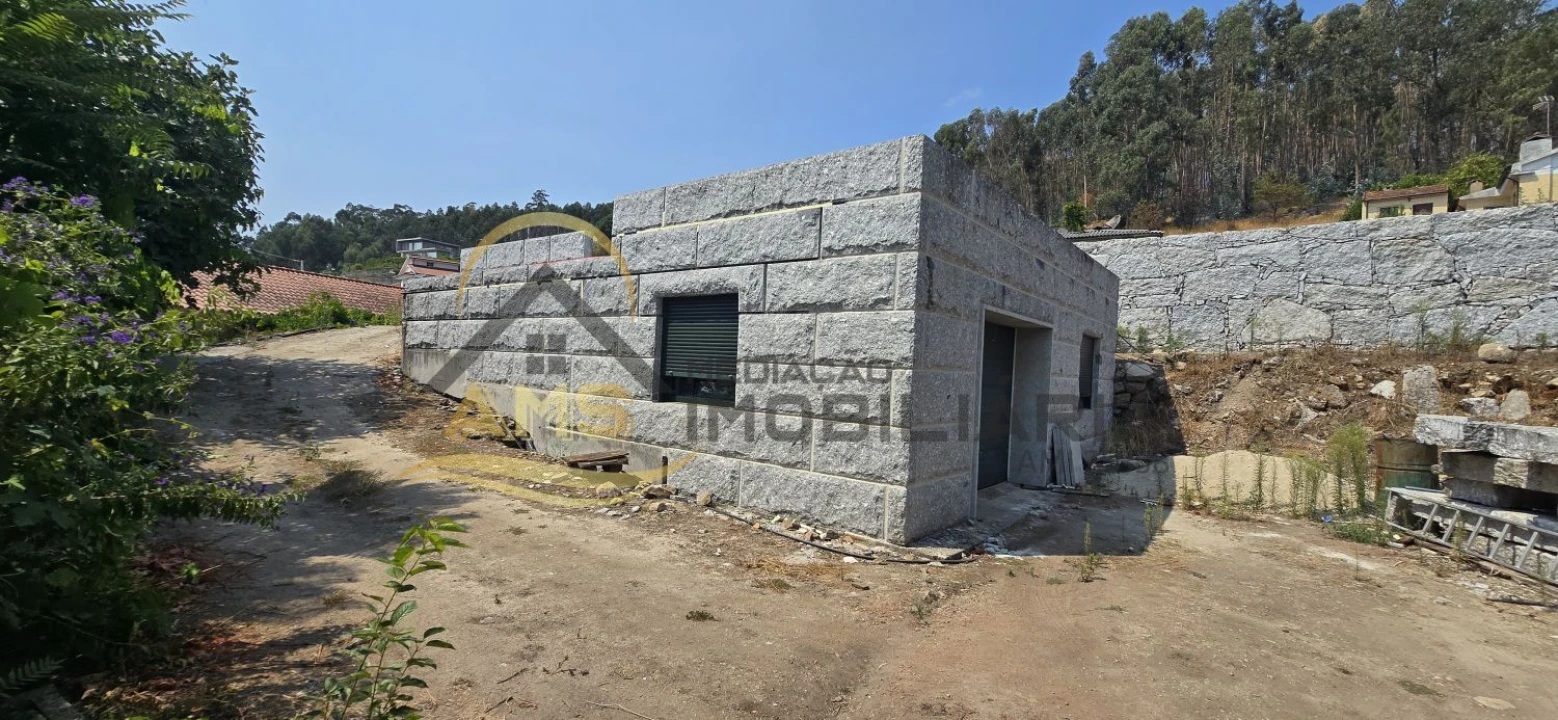 Moradia T2 para Venda em Golães Foto 16