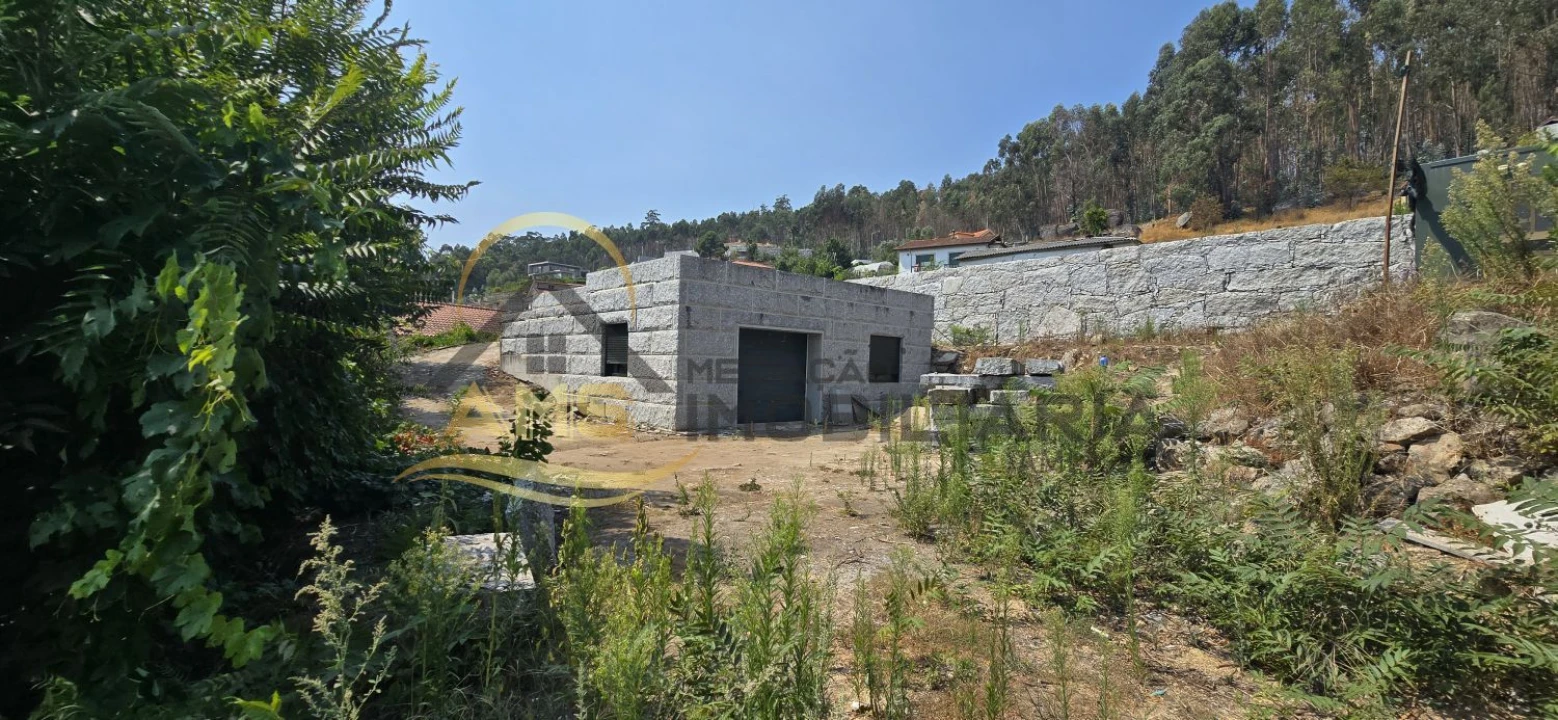 Moradia T2 para Venda em Golães Foto 22