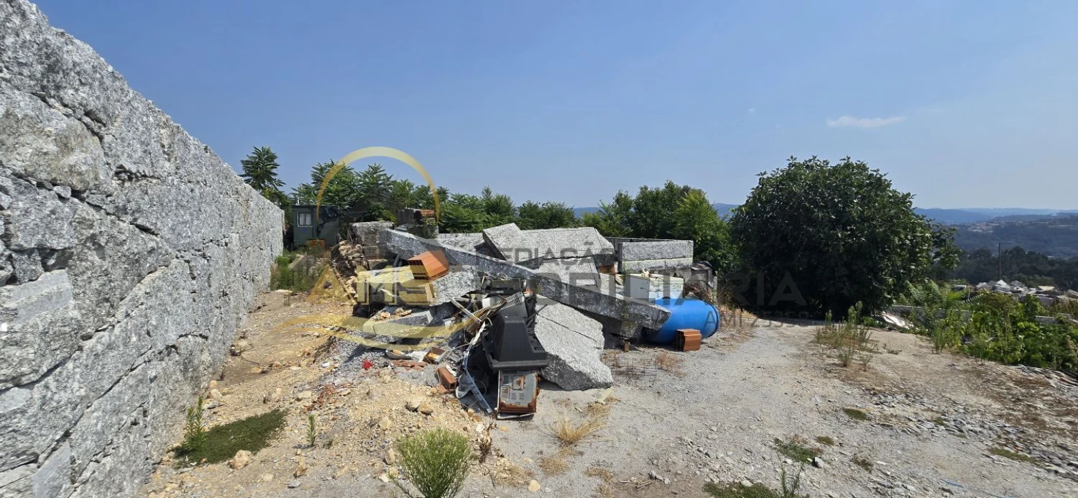 Moradia T2 para Venda em Golães Foto 10