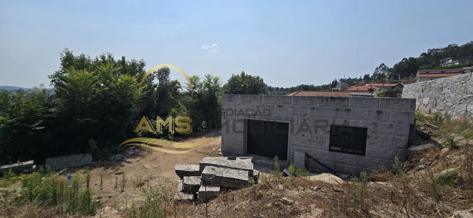 Moradia T2 para Venda em Golães Foto 32