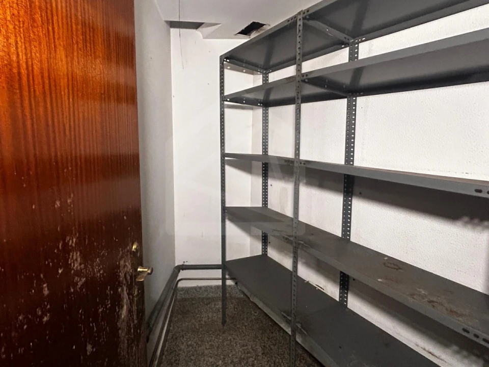 Loja para Venda em Candoso Santiago e Mascotelos Foto 10