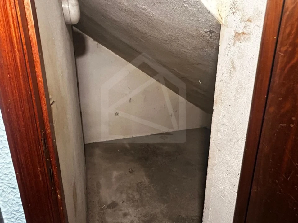 Loja para Venda em Candoso Santiago e Mascotelos Foto 12