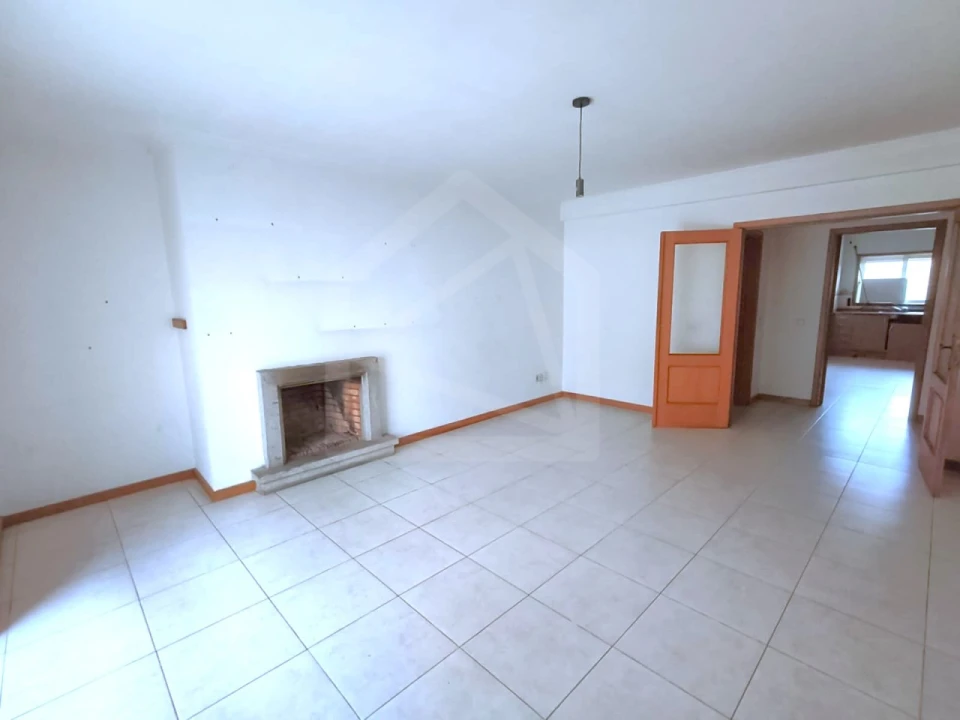 Apartamento T3 para Venda em O. Azeméis, Riba-Ul, Ul, Macinhata Seixa, Madail Foto 1