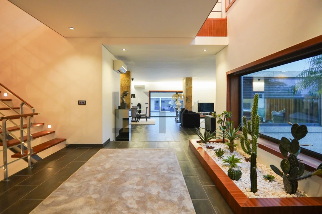 Moradia T5 para Venda em Avessadas e Rosém Foto 14