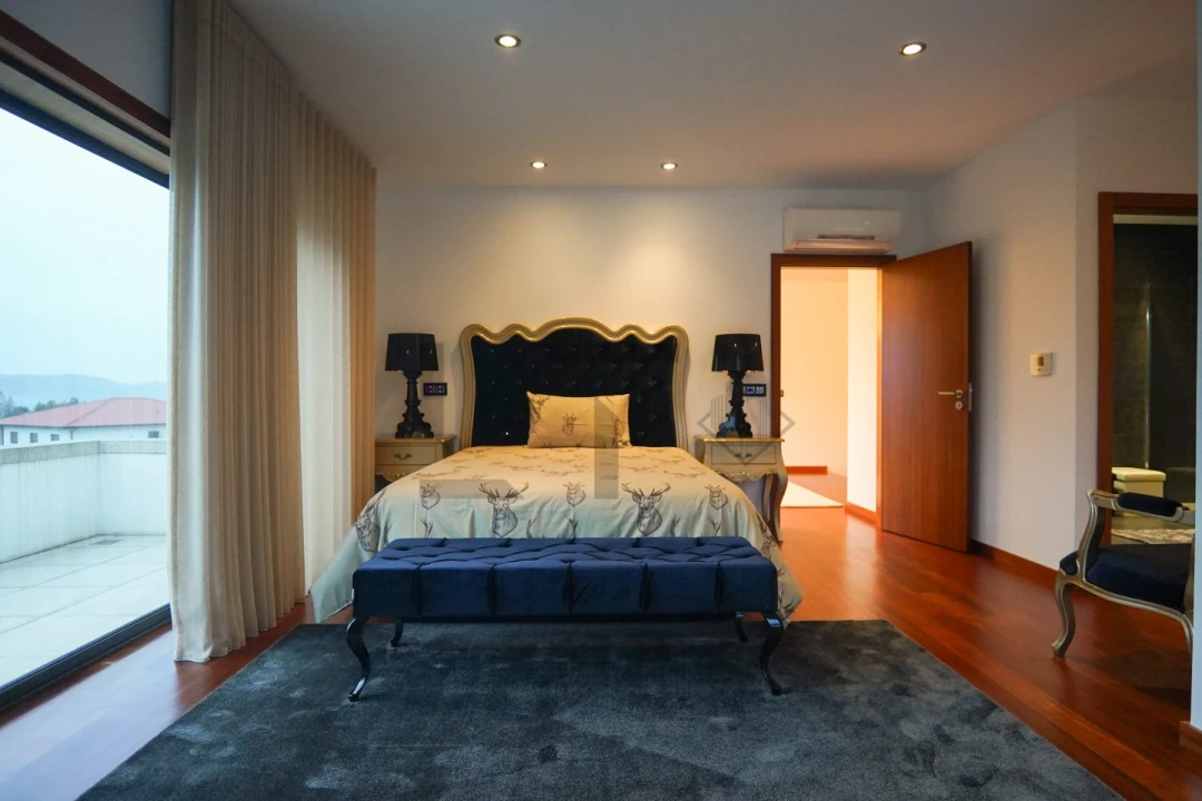 Moradia T5 para Venda em Avessadas e Rosém Foto 22